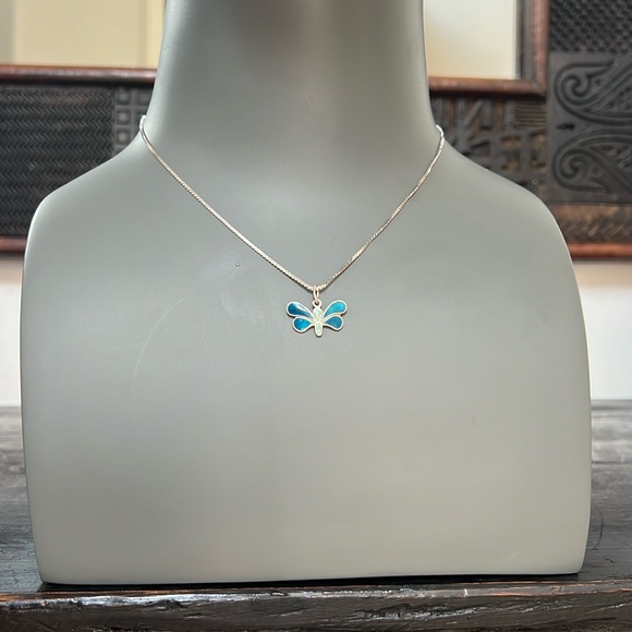 Silver toned necklace with enameled butterfly 🦋 pendant - Picture 2 of 6
